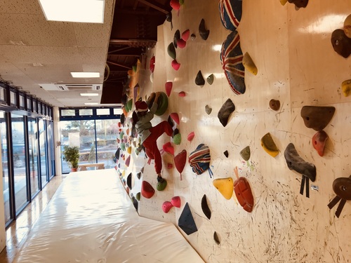 Bouldering Club House TRAIL ROCK